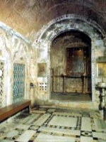 Nazareth, orthodoxe  Verkündigungs-kapelle. In der Ecke vorne links ein schmaler Schöpfschacht  zur Quelle.