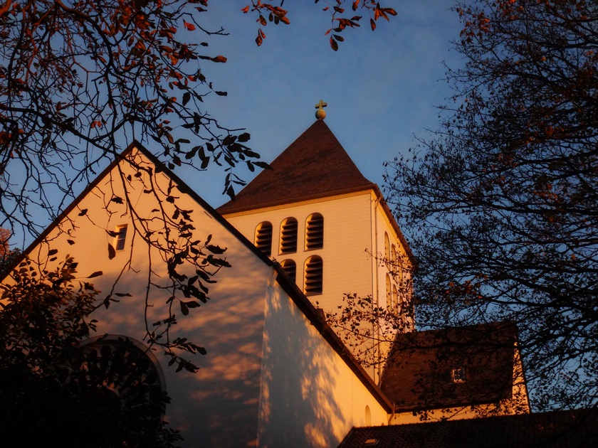 2014-11-07 Kirche im Morgenrot